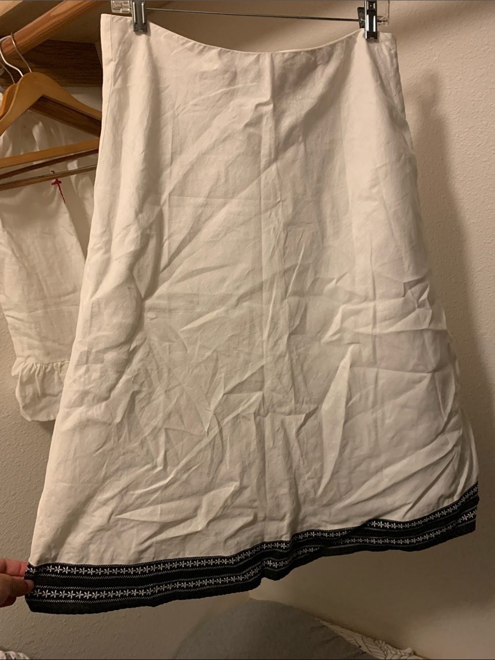 Willi Smith White A-Line Skirt with Black Embroidered Hem - Linen